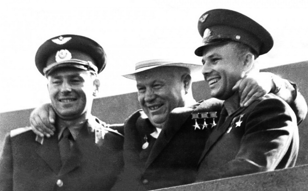 Hruscsov, Gagarin és Tyitov