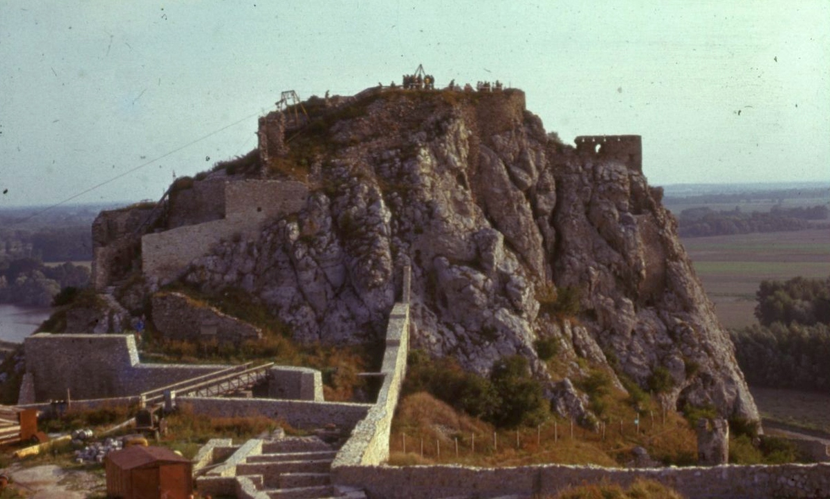 deveny-vara