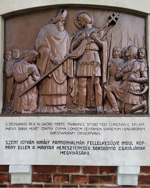 zaszlos-istvan-szent-istvan-dombormu