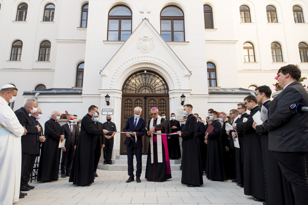 brenner-janos-hittudomanyi-foiskola-gyor