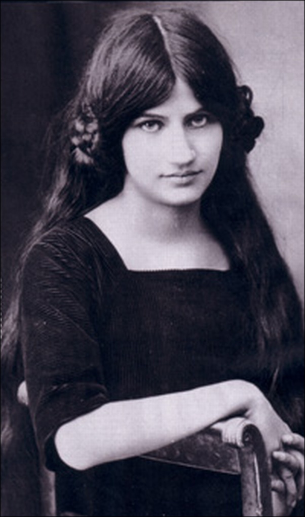 jeanne-hebuterne