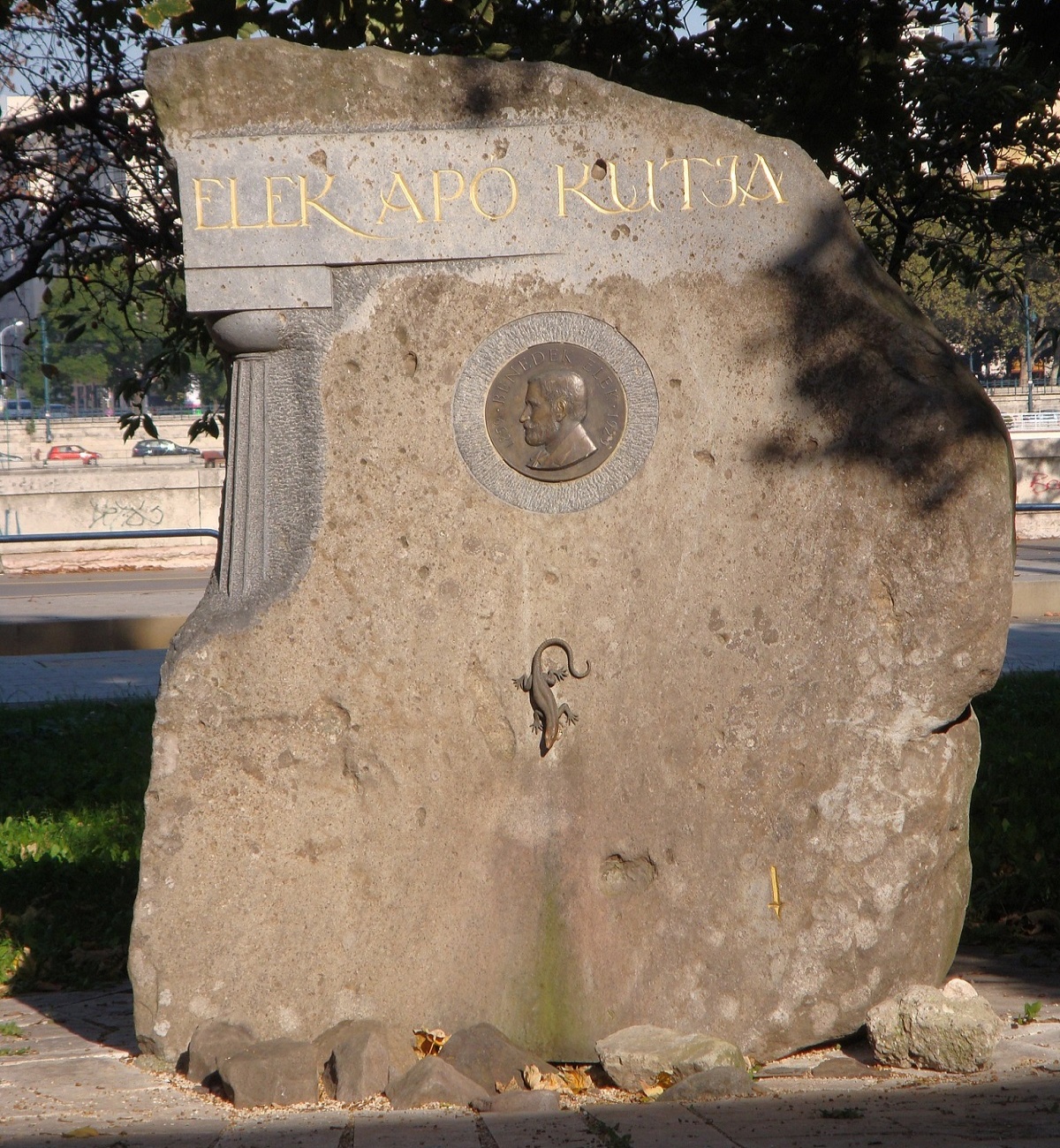 elek-apo-kutja