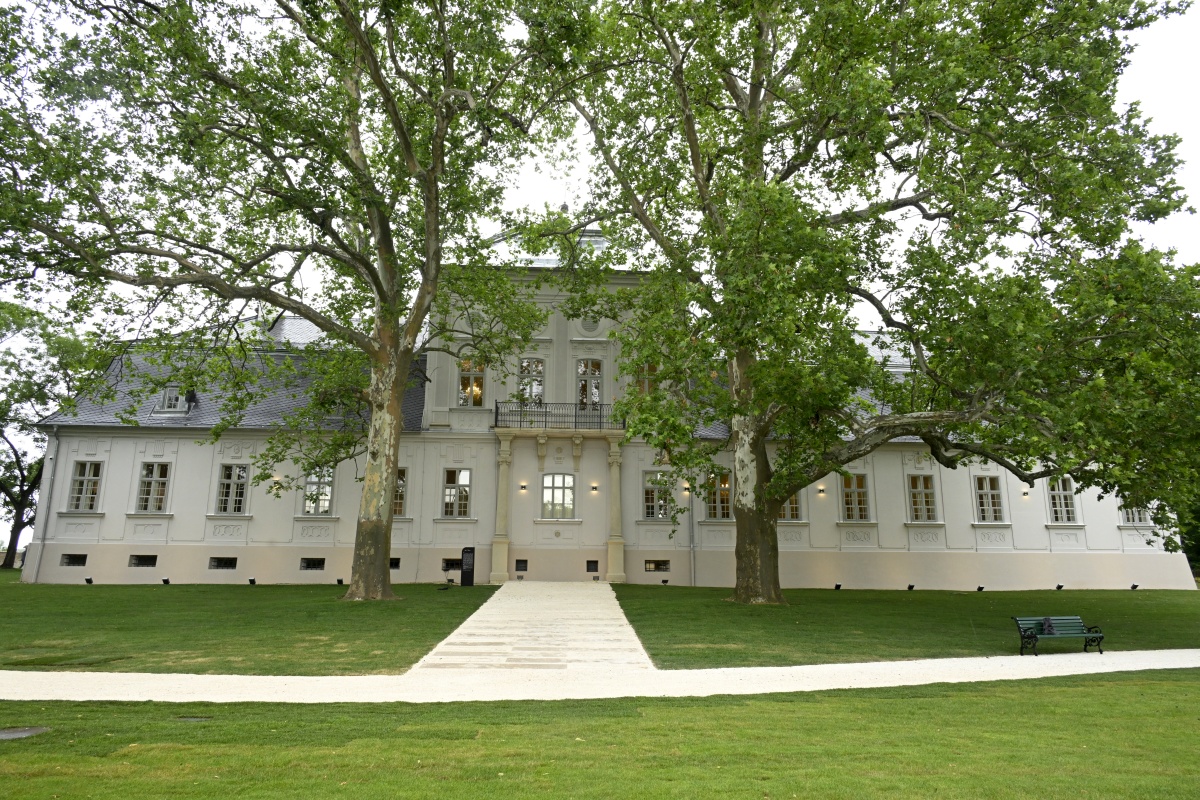 geszt-tisza-kastely