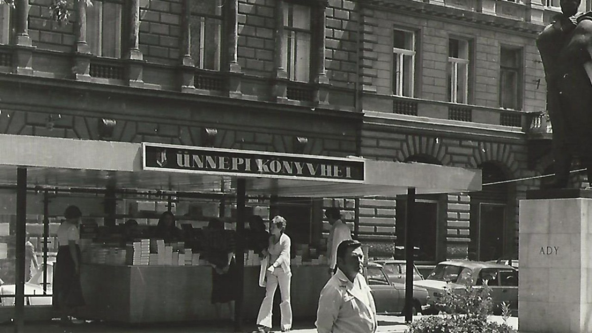 unnepi-konyvhet
