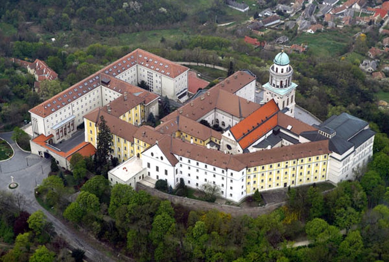 pannonhalmi-foapatsag