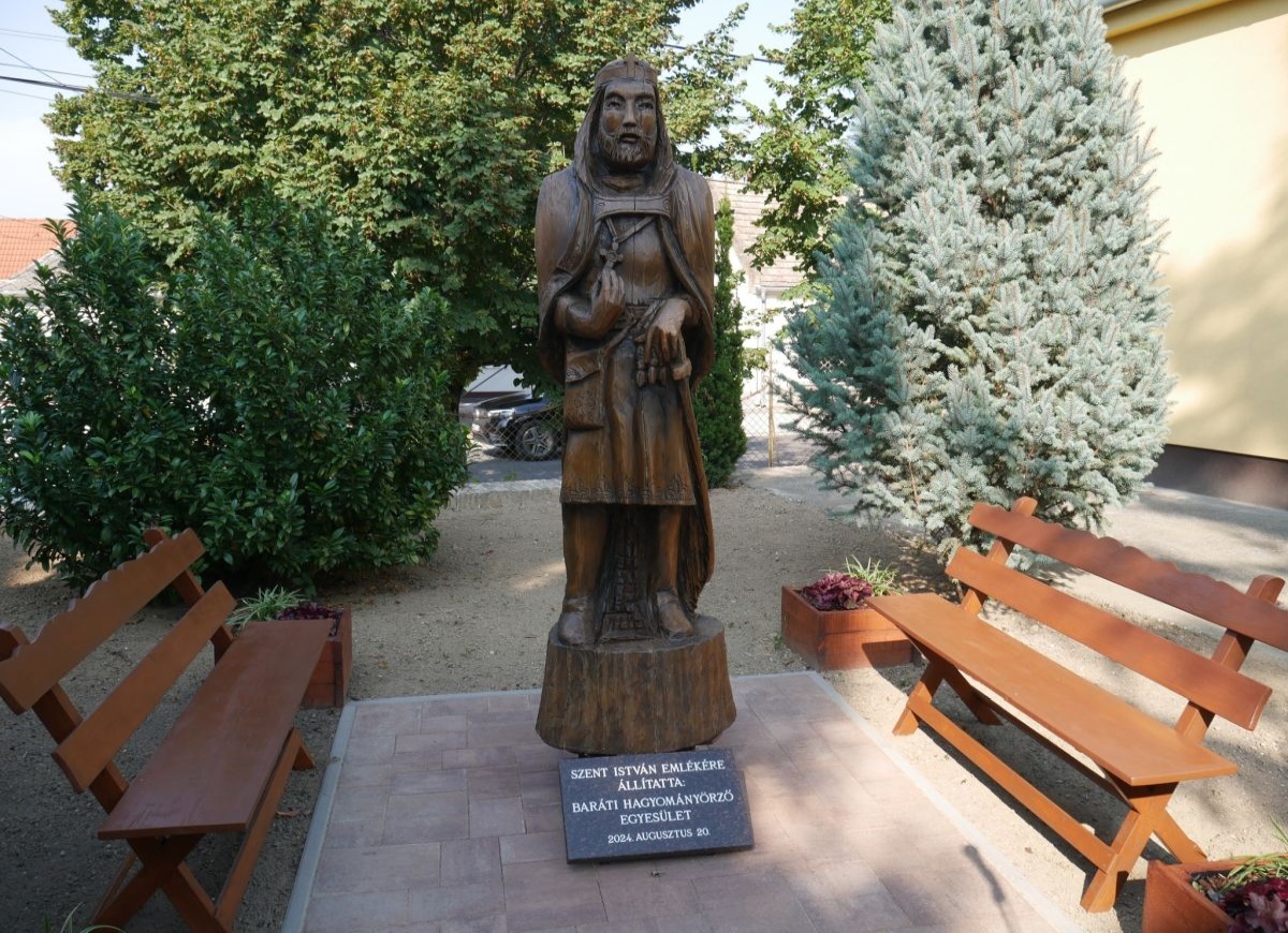 szent-istvan-szobor-gyorujbarat