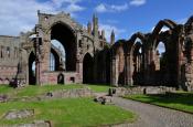 05_melrose_abbey.jpg