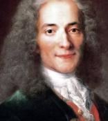 320-eve-szuletett-voltaire01.jpg